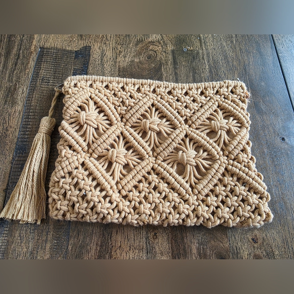 Macramé Clutch